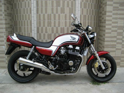 本田CB750摩托车 本田摩托车图片
